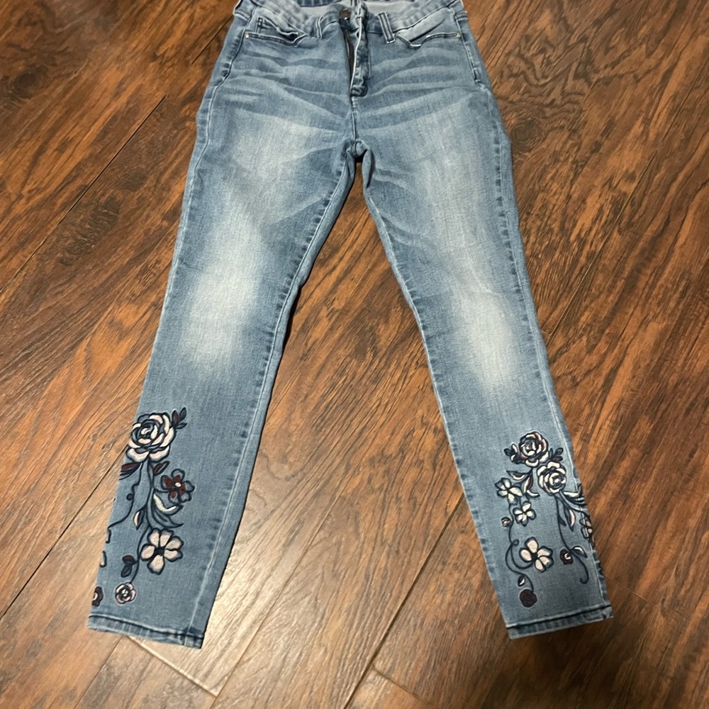 Ellen Tracy Floral Embroidered Blue Jeans